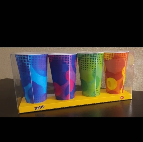 New In Box 4 M&M Cups - Picture 2 of 3